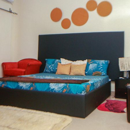 Le "Grand Bleu", Un Bel Appartement Paisible, Sur Et Spatieux Au Coeur De La Station Balneaire De Saly Portudal Extérieur photo